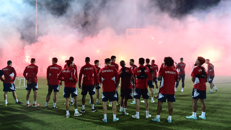 Ολυμπιακός: 3.000 οπαδοί στην προπόνηση στου Ρέντη