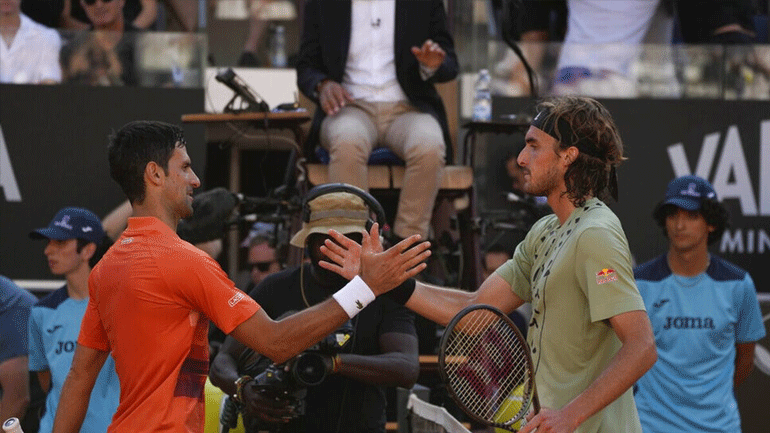 Έχασε στον ημιτελικό του Παρισιού ο Τσιτσιπάς, 2-1 ο Τζόκοβιτς