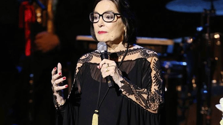 Η εξομολόγηση της Νάνας Μούσχουρη: «Είχα καρκίνο στο πάγκρεας»