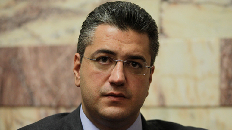 Έντονες αντιδράσεις για την απαγόρευση εισόδου του Τζιτζικώστα στην Τουρκία