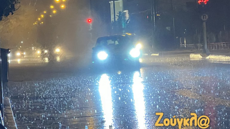 Η κακοκαιρία «ΕVΑ» χτύπησε την Αττική – Δείτε Live την πορεία του φαινομένου
