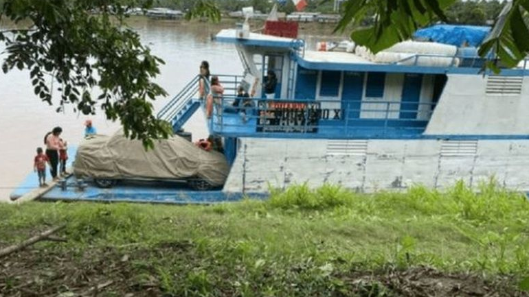 Περού: Αυτόχθονες κρατούν κι άλλο πλοίο διαμαρτυρόμενοι για τη διαρροή πετρελαίου