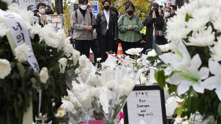 Πρόεδρος Νότιας Κορέας: «Θα λογοδοτήσουν οι υπεύθυνοι για το πολύνεκρο ποδοπάτημα στη Σεούλ»