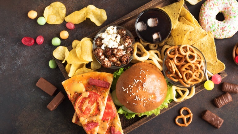 Τα υπερ-επεξεργασμένα τρόφιμα συνδέονται με πρόωρους θανάτους