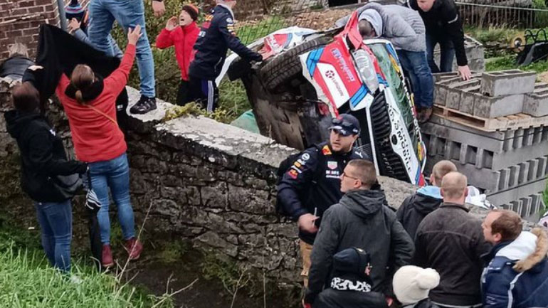 ΣΟΚ: Νεκρά δύο παιδιά σε αγώνα Ράλι – Το αγωνιστικό έπεσε στους θεατές