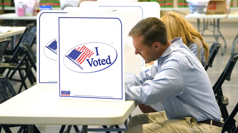 ΗΠΑ: Πρώτες στατιστικές προβολές για τα αποτελέσματα στην κούρσα για τον έλεγχο της Γερουσίας