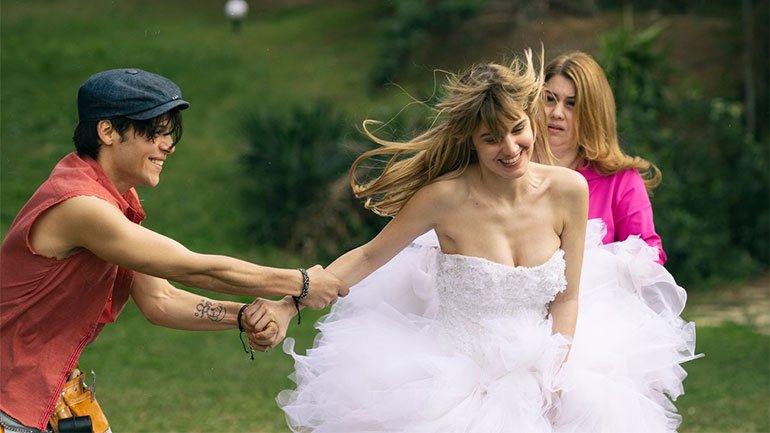 Dodo: Η νέα πολύχρωμη ταινία του Πάνου Κούτρα