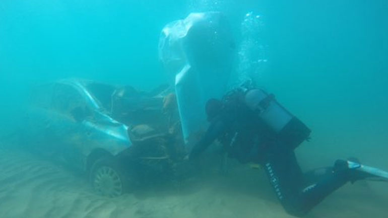 Κρήτη: Από αυτοκίνητα έως ένα… ATM άφησε η πρόσφατη κακοκαιρία στον βυθό της Αγίας Πελαγίας