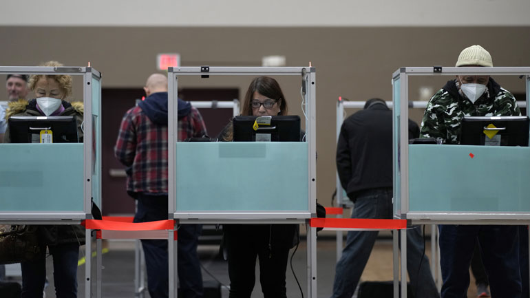 ΗΠΑ: Η μάχη σε τρεις πολιτείες θα κρίνει τον έλεγχο της Γερουσίας