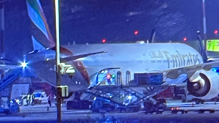 Η στιγμή που το αεροσκάφος της Emirates προσγειώθηκε στο «Ελ.Βενιζέλος»