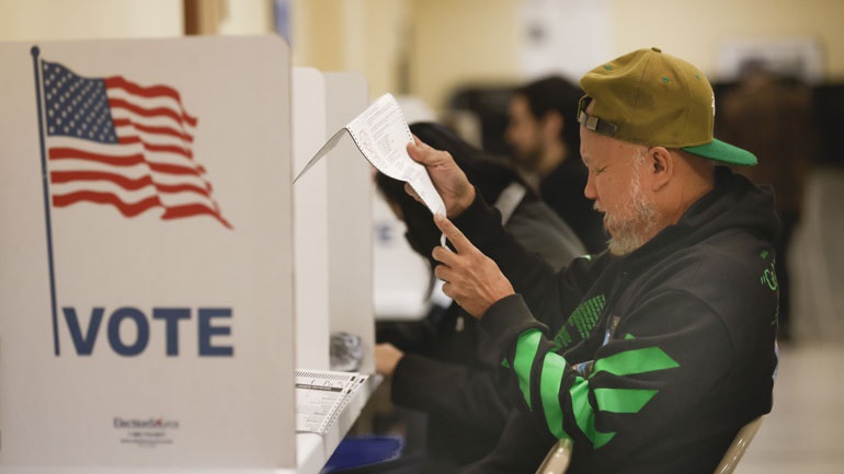 Ενδιάμεσες εκλογές στις ΗΠΑ: Πού βρίσκεται η καταμέτρηση σε Αριζόνα και Νεβάδα