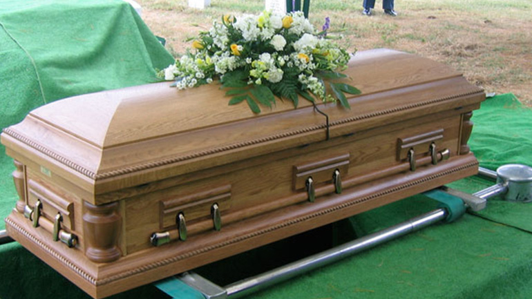 Έλληνας παραμένει άταφος στις Βρυξέλλες διότι αναζητούνται 1.740 ευρώ για την μεταφορά της σορού του στην πατρίδα