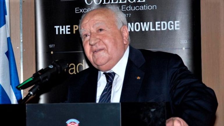 Πέθανε ο σεισμολόγος Βασίλης Παπαζάχος