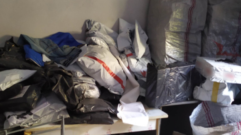 Εξάρθρωση σπείρας που διακινούσε απομιμητικά προϊόντα μέσω διαδικτύου αξίας άνω του 1,5 εκατ. ευρώ