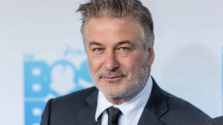 Ο Άλεκ Μπάλντουιν μήνυσε την οπλουργό και άλλα μέλη της παραγωγής του Rust για το θάνατο της Χάτσινς