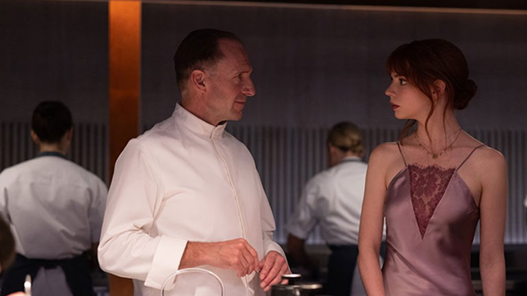 «Το Μενού»: Μια ταινία για ένα επικίνδυνο δείπνο με πολλές εκπλήξεις με τον Ρέιφ Φάινς