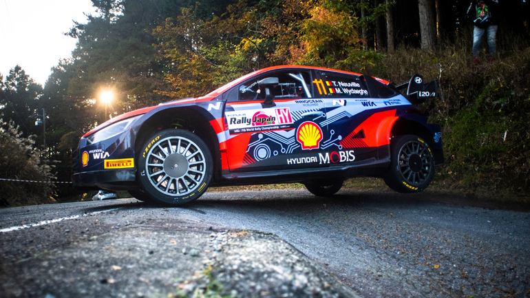 O Βέλγος T. Neuville επικεφαλής στο ράλλυ της Ιαπωνίας