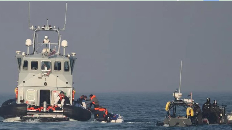 Βρετανία-Γαλλία: Κοντά σε συμφωνία για τον εντοπισμό και την αποτροπή μεταναστών που επιχειρούν να διασχίσουν τη Μάγχη