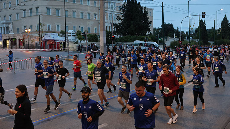 Μποτιλιάρισμα στο κέντρο της Αθήνας λόγω των αγώνων δρόμου