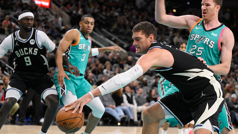 Σπερς – Μπακς 111-93: Ομάδα δίχως Γιάννη, προκοπή δεν κάνει