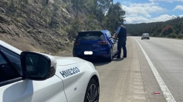 Οδηγός 22 ετών βιαζόταν να πάει στη δουλειά και «πιάστηκε» να πηγαίνει με 280χλμ./ώρα