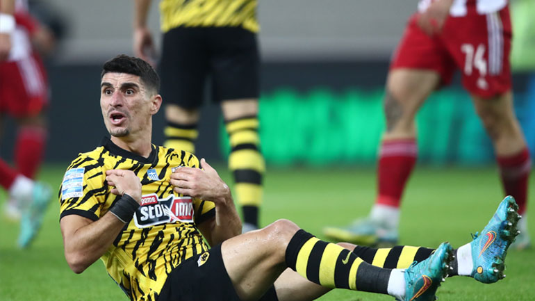 Διαμαρτύρεται για πέναλτι η ΑΕΚ στην τελευταία φάση: «Δικαίωσε την ανησυχία μας ο Γιουγκ στο VAR» Διαμαρτύρεται για πέναλτι η ΑΕΚ στην τελευταία φάση: «Δικαίωσε την ανησυχία μας ο Γιουγκ στο VAR»