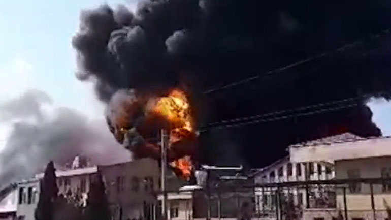 Ιράν: Φωτιά ξέσπασε σε βιομηχανική μονάδα παραγωγής λαδιών κινητήρων στα κεντρικά της χώρας