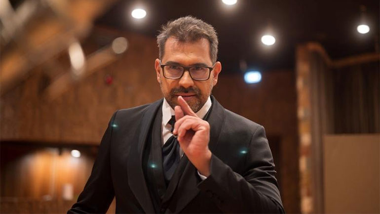 Ο συνθέτης Αντώνης Καρατζίκης, υπογράφει τη μουσική στο μιούζικαλ «Σκρουτζ»