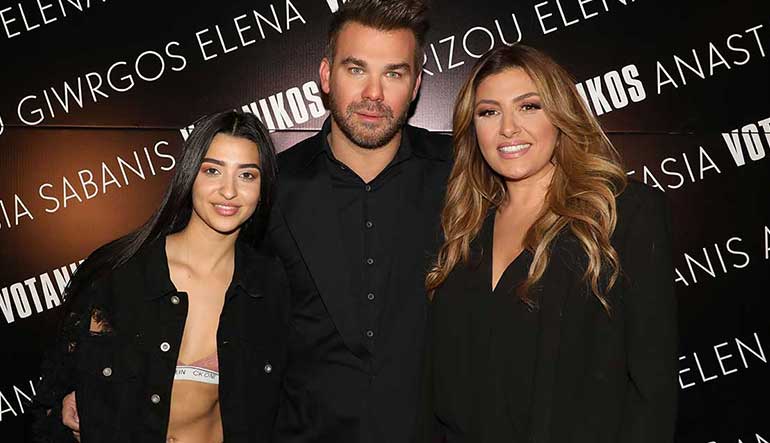 Φαντασμαγορική πρεμιέρα για Παπαρίζου και Σαμπάνη – Ποιοι επώνυμοι ήταν εκεί;