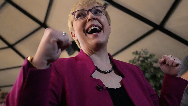 Σλοβενία: Η Νατάσα Πιρτς Μούσαρ έγινε η πρώτη γυναίκα που εξελέγη πρόεδρος της χώρας