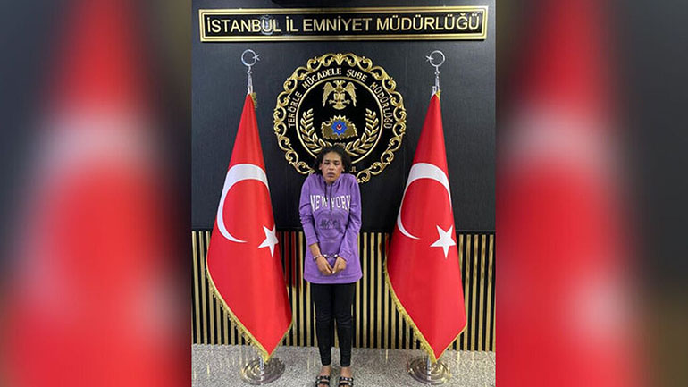 Η στιγμή της σύλληψης της ύποπτης για την βόμβα στο Ιστικλάλ Η στιγμή της σύλληψης της ύποπτης για την βόμβα στο Ιστικλάλ