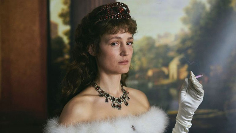 «Κορσές» της Μαρί Κρόιτσερ: Ένα αντισυμβατικό δράμα εποχής για την Αυτοκράτειρα Σίσσυ