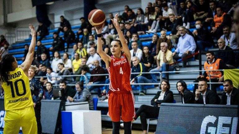 Euroleague γυναικών: «Λύγισε» στην τελευταία περίοδο ο Ολυμπιακός και ηττήθηκε με 78-69 στο Σέκσαρντ