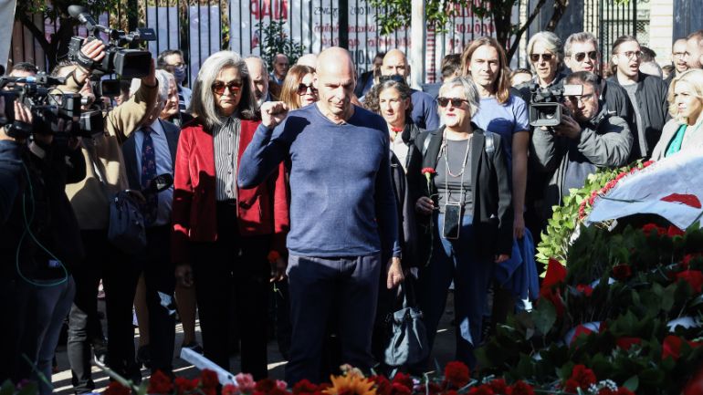 Βαρουφάκης: «Τιμούμε το Πολυτεχνείο γιατί τιμούμε το μέλλον της νεολαίας μας»