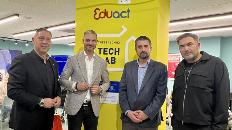 Θεσσαλονίκη: Παιδιά από την Ουκρανία εκπαιδεύονται στις νέες τεχνολογίες και μαθαίνουν ελληνικά και αγγλικά