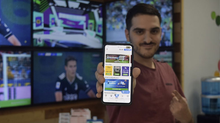 Αντώνης Γιαννόπουλος, υπάλληλος σε κατάστημα ΟΠΑΠ στο Αιγάλεω.