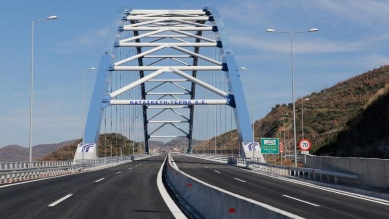 Προβλήματα στην E.O. από Καλαμάτα προς Μεγαλόπολη σε σήραγγα πριν την γέφυρα Τσακώνας