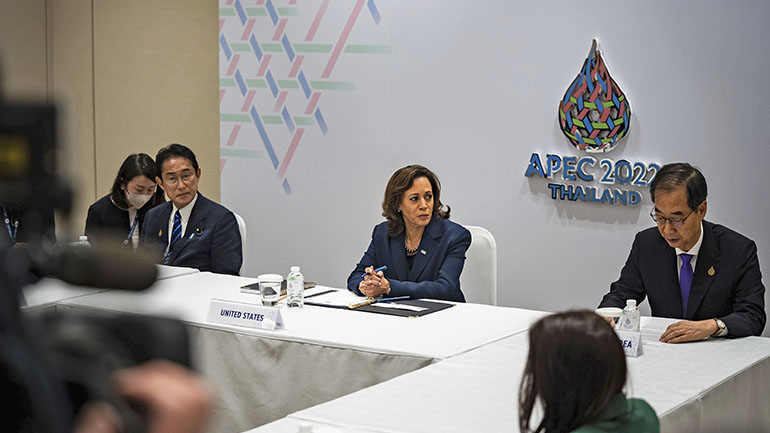 Βόρεια Κορέα: ΗΠΑ και σύμμαχοι διατηρούν την πίεση στην Πιονγκγιάνγκ μετά την εκτόξευση διηπειρωτικού βαλλιστικού πυραύλου Βόρεια Κορέα: ΗΠΑ και σύμμαχοι διατηρούν την πίεση στην Πιονγκγιάνγκ μετά την εκτόξευση διηπειρωτικού βαλλιστικού πυραύλου