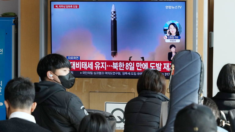 Έπεσε εντός της Ιαπωνικής ΑΟΖ ο διηπειρωτικός βαλλιστικός πύραυλος που εκτόξευσε η Β. Κορέα