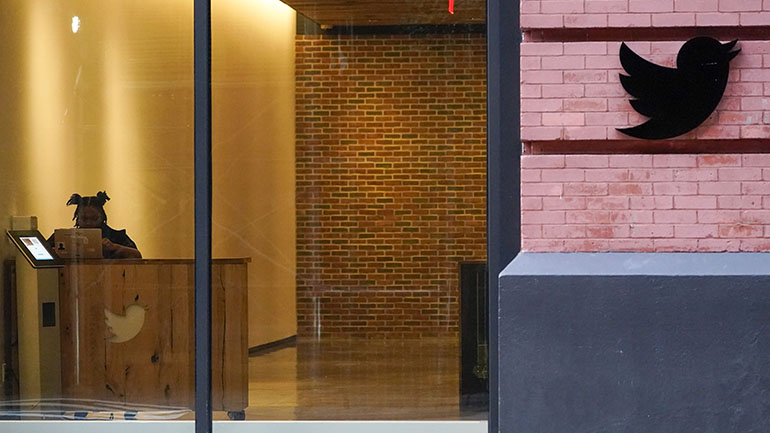 Χάος στο Twitter μετά το νέο «τελεσίγραφο» Μασκ