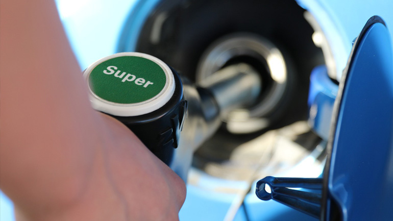 Βόλος: Υπάλληλος βενζινάδικου χρέωνε διπλά τις κάρτες πελατών