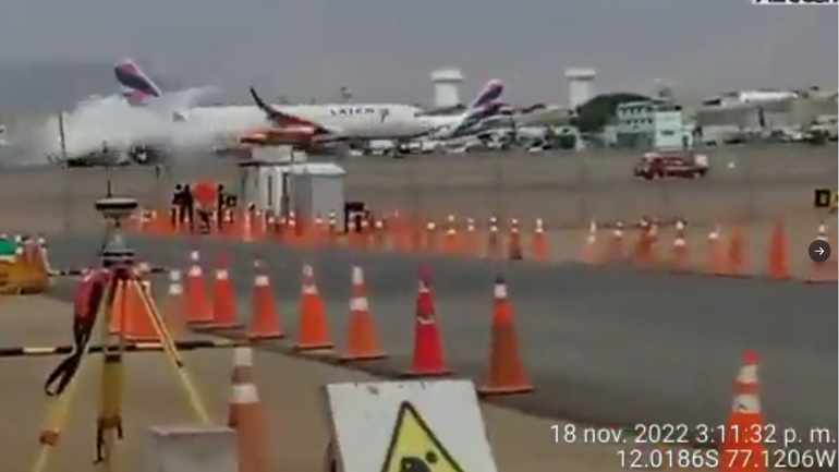 Βίντεο – σοκ από τη στιγμή της σύγκρουσης αεροπλάνου με πυροσβεστικό στο Περού – Δύο νεκροί και 20 τραυματίες