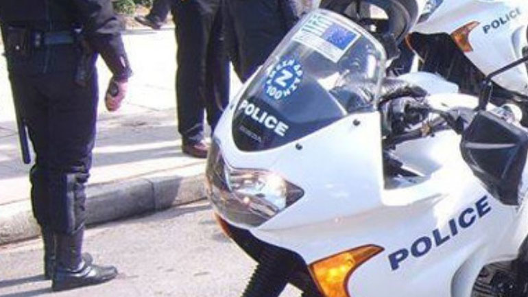 Ηλεία: Λήστεψαν 83χρονη για 50 ευρώ – Την πέταξαν στον δρόμο και της άρπαξαν την τσάντα