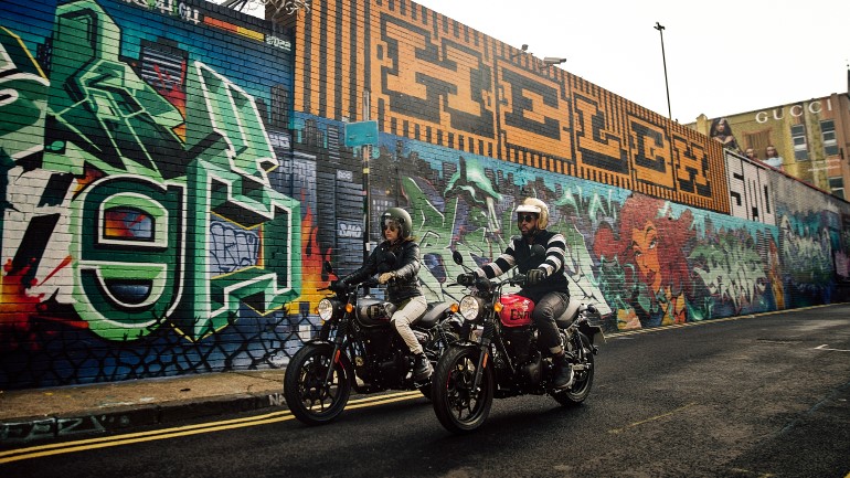 Ήρθε η νέα Royal Enfield HNTR 350 και ανακοινώθηκε η τιμή της