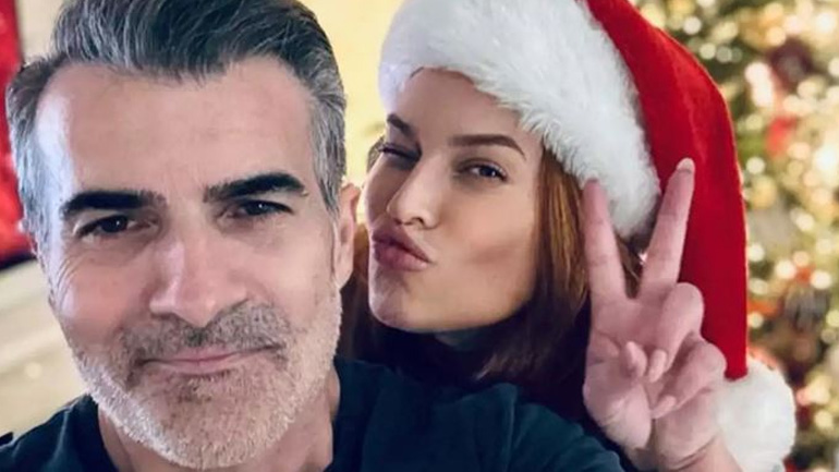 Σίσσυ Χρηστίδου-Παύλος Σταματόπουλος: Στόλισαν το χριστουγεννιάτικο δέντρο