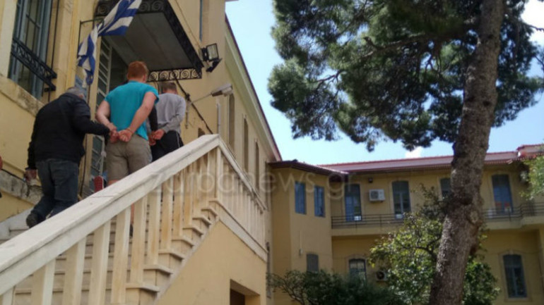 Χανιά: Καταδικάστηκαν οι δύο Γερμανοί στρατιωτικοί που κατέβασαν την ελληνική σημαία και ύψωσαν τη γερμανική