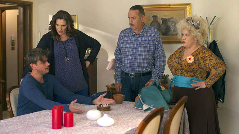 «Χαιρέτα μου τον Πλάτανο»: Ο Εγκέφαλος καταφθάνει στον Πλάτανο έτοιμος για όλα!