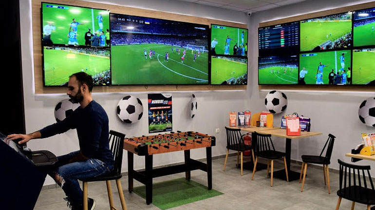 Το κατάστημα του κ. Χαλίκη στη Νέα Μάκρη