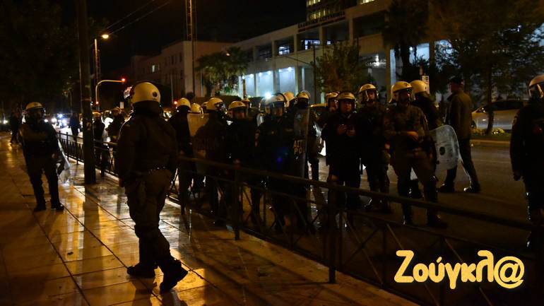 ΕΛ.ΑΣ: 78 συλλήψεις έπειτα από επιχείρηση στα Προσφυγικά της Λεωφόρου Αλεξάνδρας – Τραυματίστηκαν 7 αστυνομικοί ΕΛ.ΑΣ: 78 συλλήψεις έπειτα από επιχείρηση στα Προσφυγικά της Λεωφόρου Αλεξάνδρας – Τραυματίστηκαν 7 αστυνομικοί