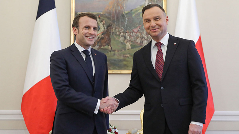 Την… πάτησε ο πρόεδρος της Πολωνίας – Του έκαναν φάρσα και νόμιζε πως συνομιλούσε με τον Μακρόν Την… πάτησε ο πρόεδρος της Πολωνίας – Του έκαναν φάρσα και νόμιζε πως συνομιλούσε με τον Μακρόν